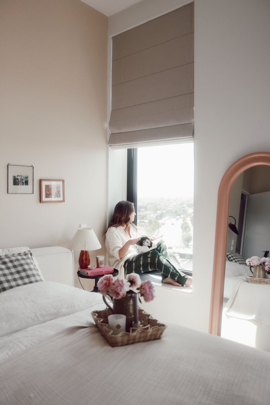 Isolerende vouwgordijnen in slaapkamer