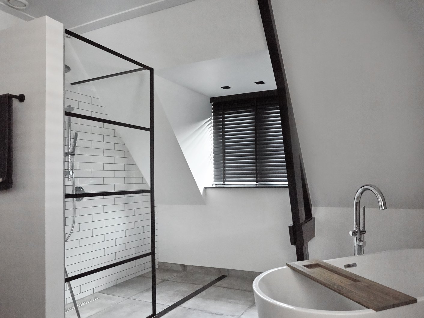 Kleine badkamer met inloopdouche