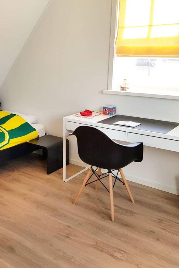 Gele vouwgordijnen in kinderkamer Zosan.nl