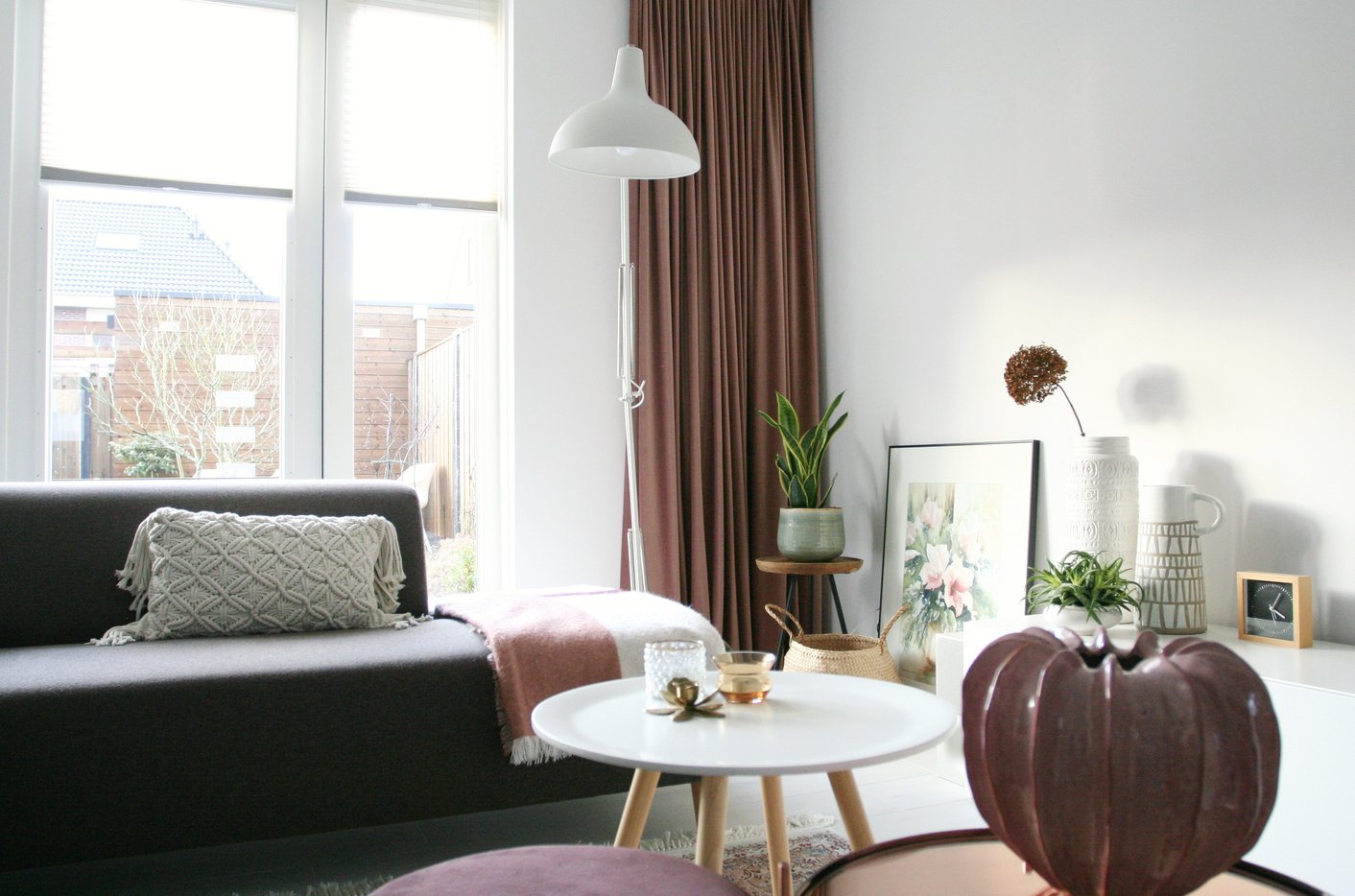 Semi transparante gordijnen in woonkamer