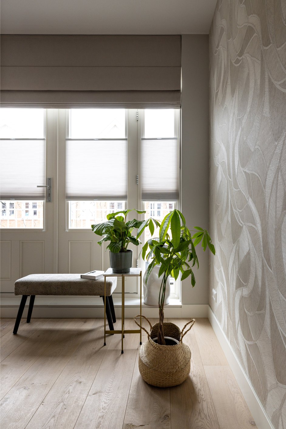 Vouwgordijnen in romantisch interieur