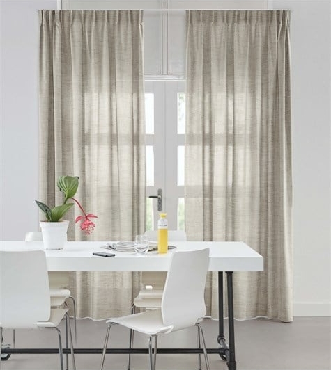 Taupe vitrage gordijnen