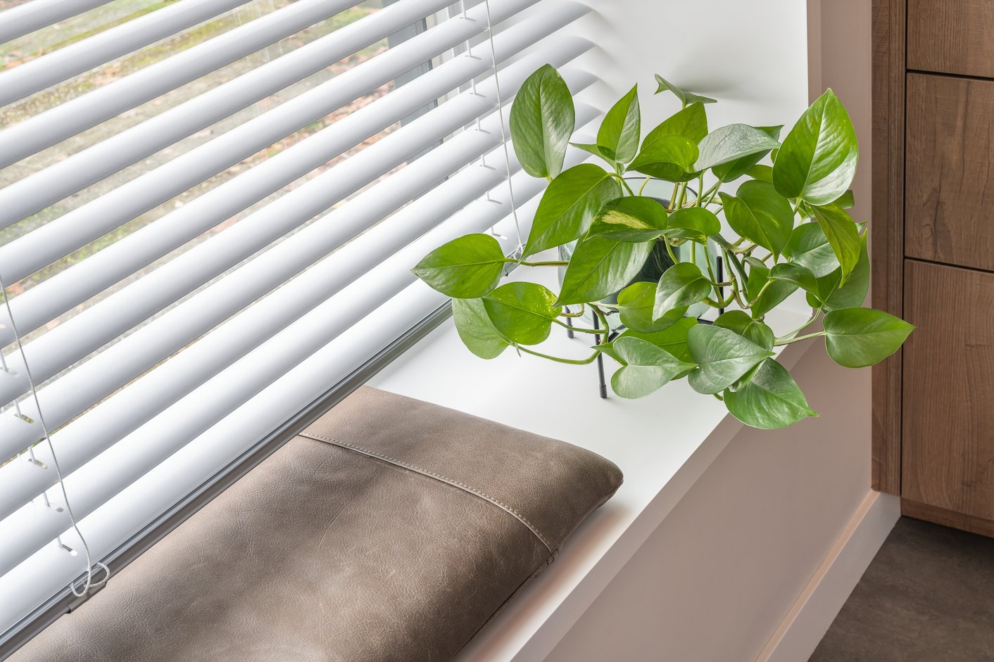 Witte aluminium jaloezieën
