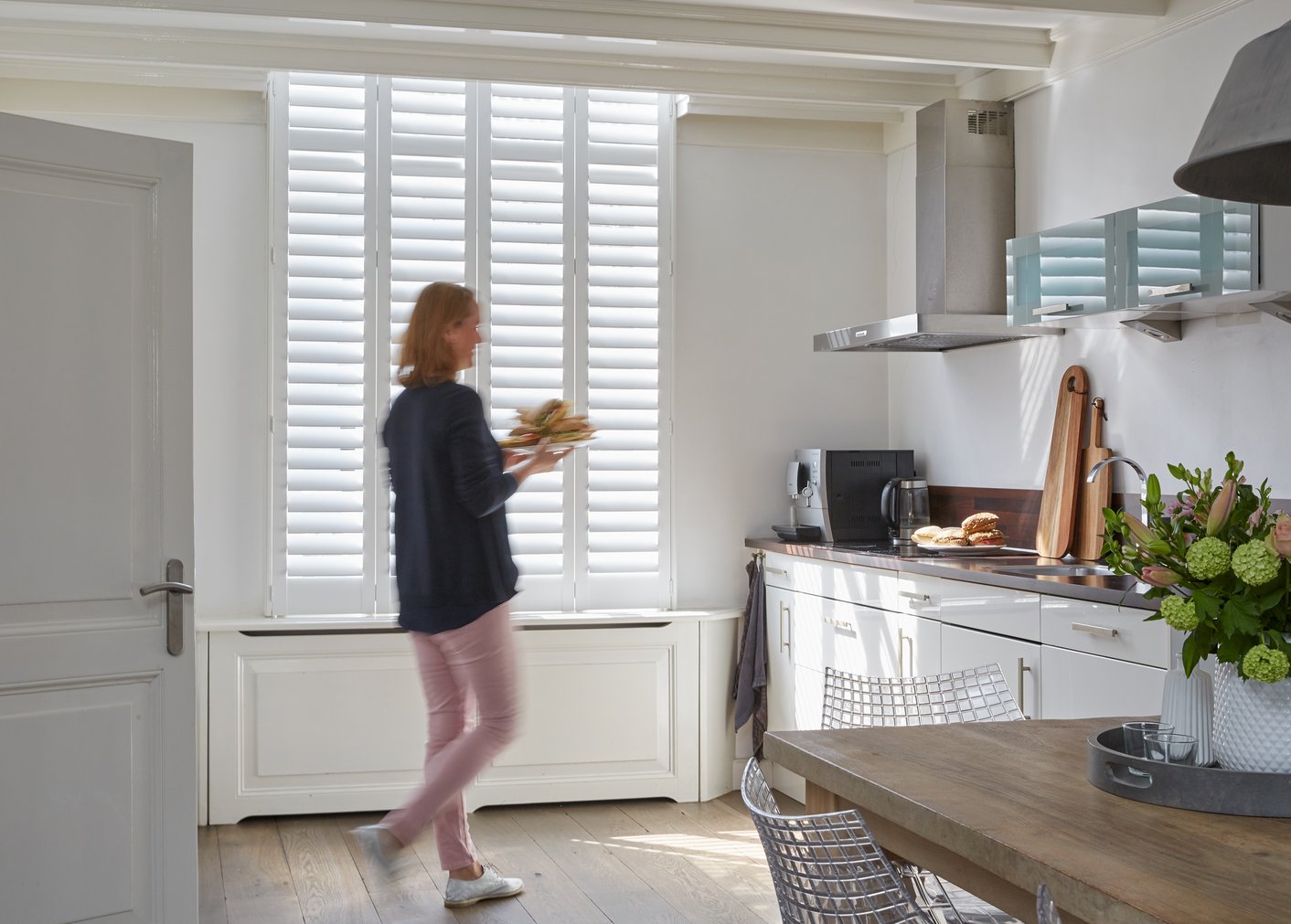Witte shutters in keuken