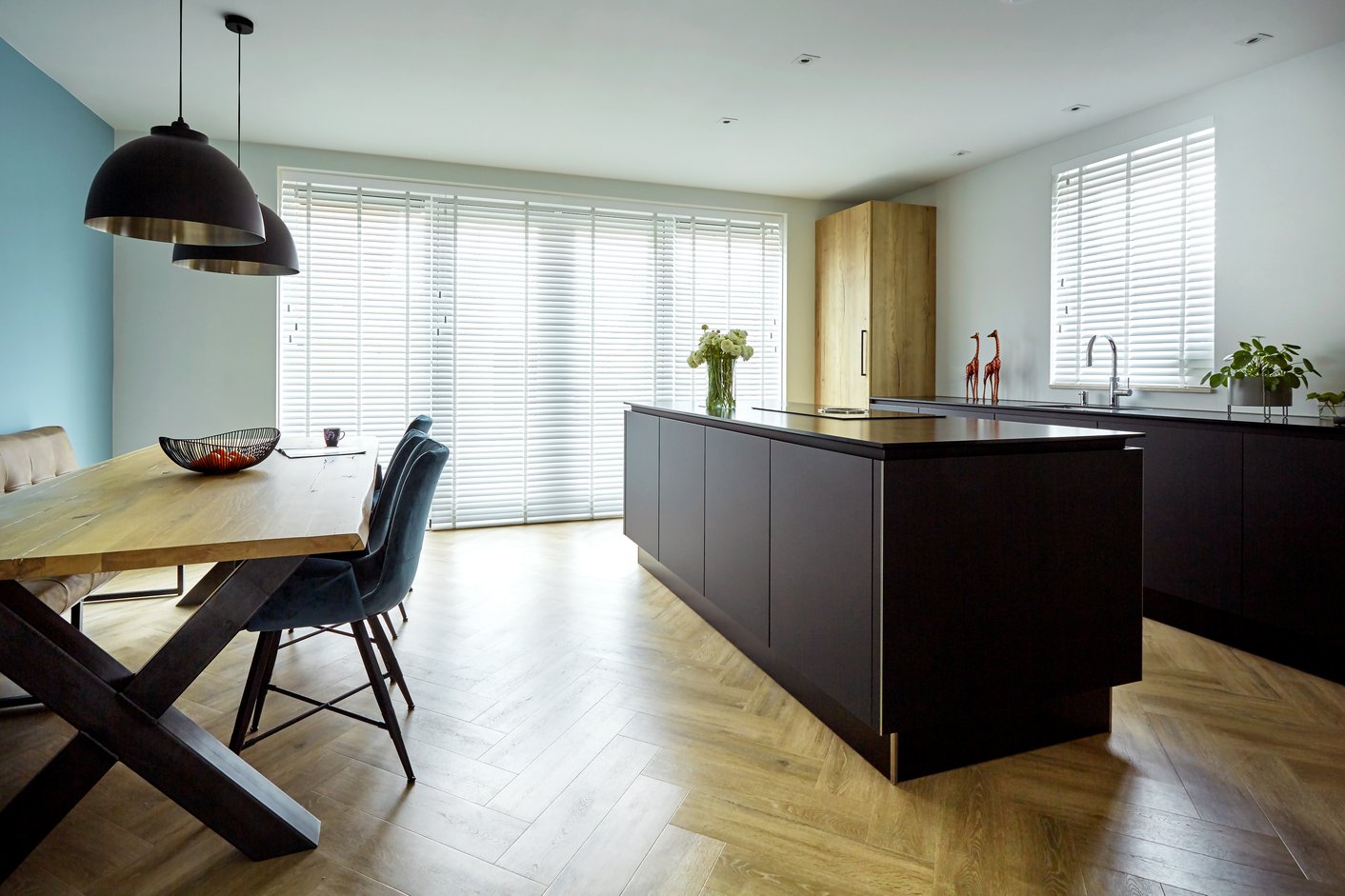 Keuken ideeën met gekleurde muur