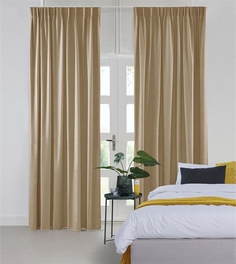 Beige gardiner
