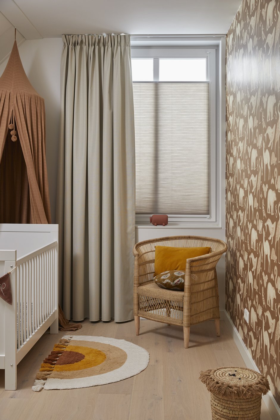 Okergele kinderkamer