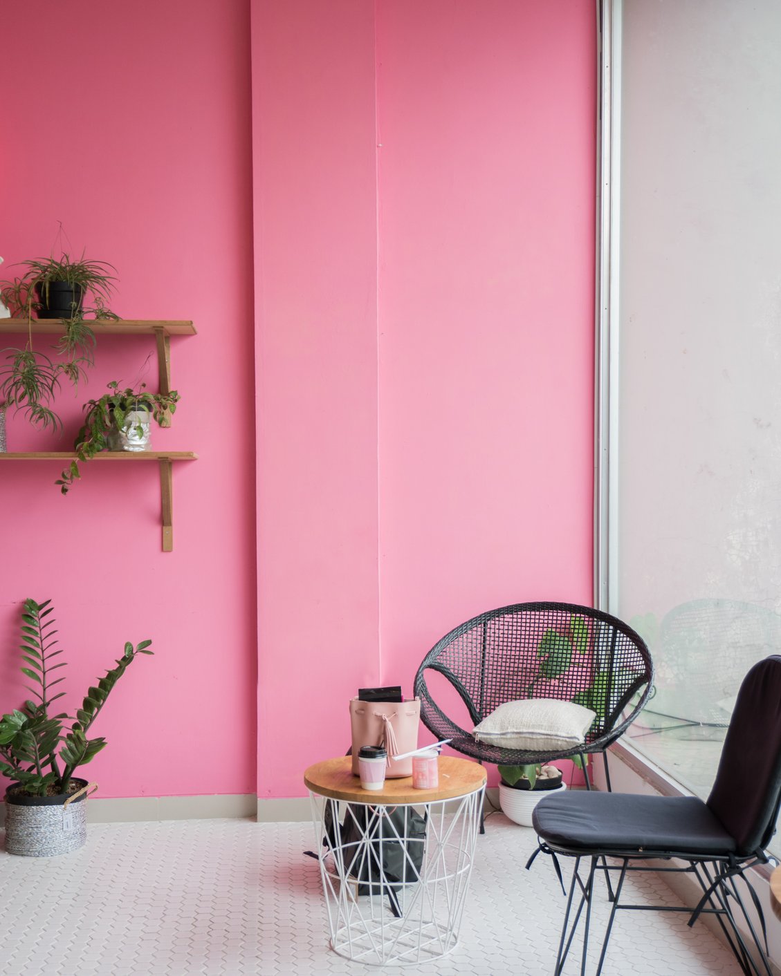 Kleurtrends interieur 2025 roze muur