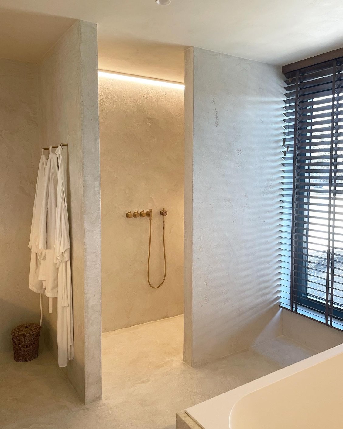 Natuurlijke Wabi Sabi stijl badkamer